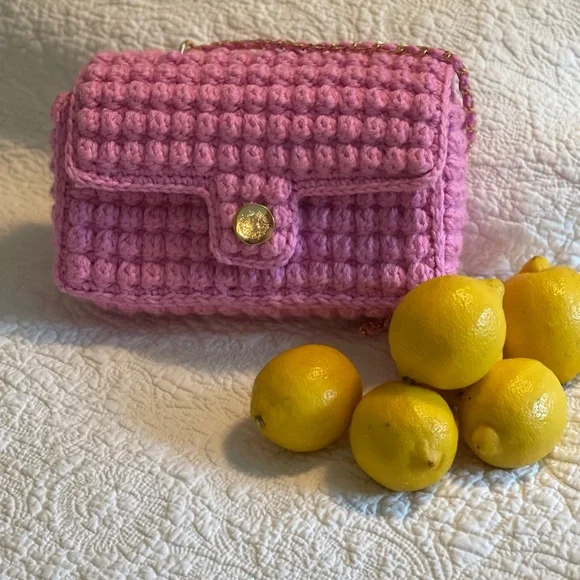 Ophelia Grey - Classica Pink 💗
A handmade work of art
6.5 X 10 X 3 inches - Picture 2 of 8